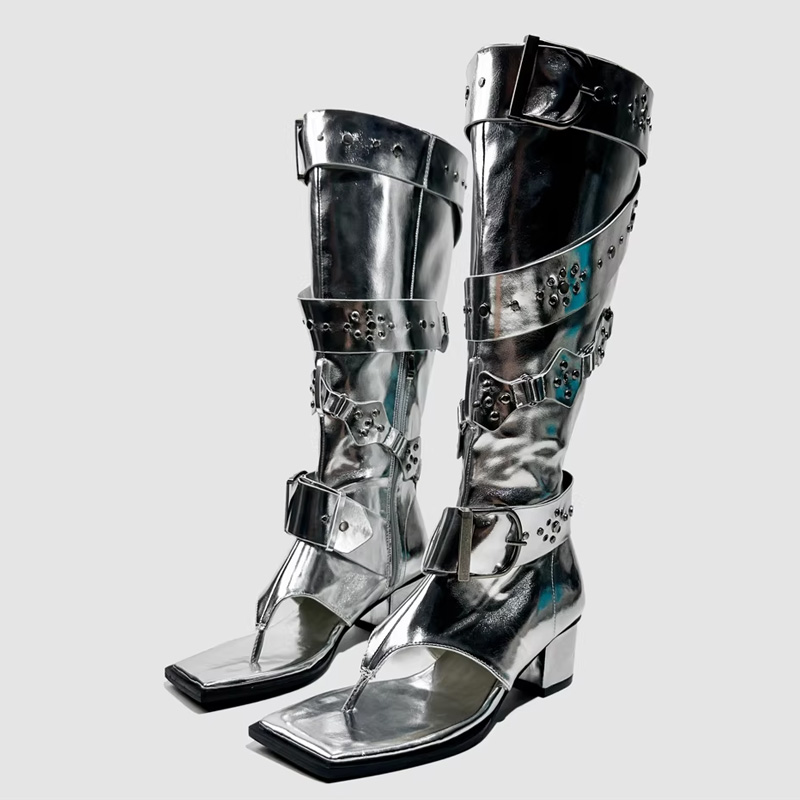 Botas de Salto Alto com Fivela - Leather Classic Strap avaliação e preço